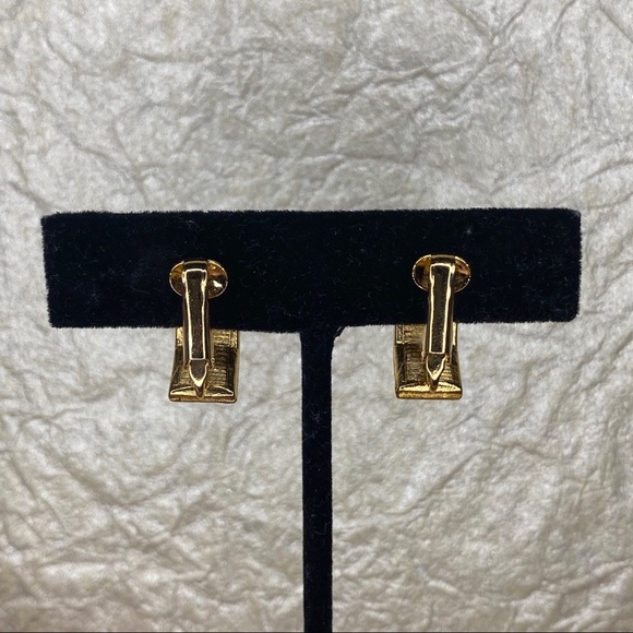 Vintage Green & Cream Enamel Clip On Earrings - Picture 3 of 6